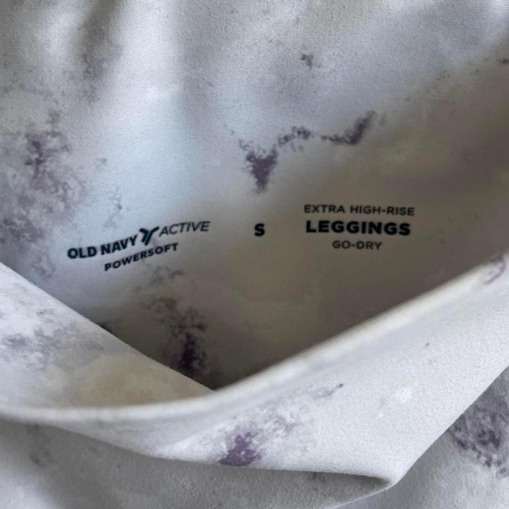 Old Navy Active Extra High Rise PowerSoft Leggings White Marble Size Small - Picture 2 of 3